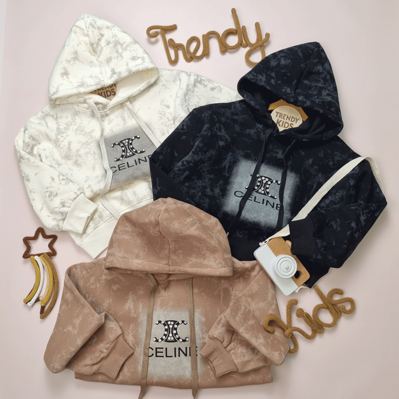 21 هودی دختر تو خز - Image 1